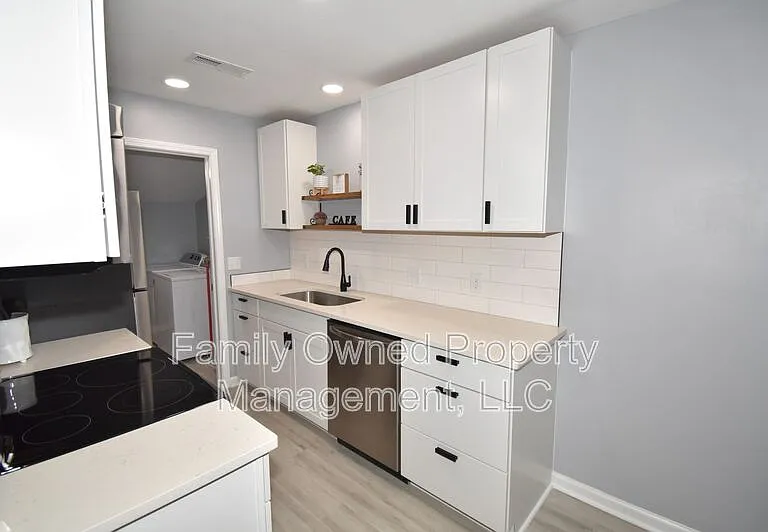 113 Susan Dr #A — Photo 12