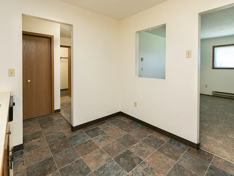 Fargo, ND Maplewood Bend Apartments | Dining