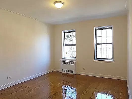 2nd image of 370 E 17th St #33E