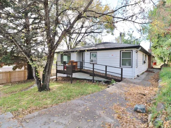 1105 10th St NW #1-6, Minot, ND 58703