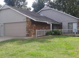 2225 W Knoxville St, Broken Arrow, OK 74012