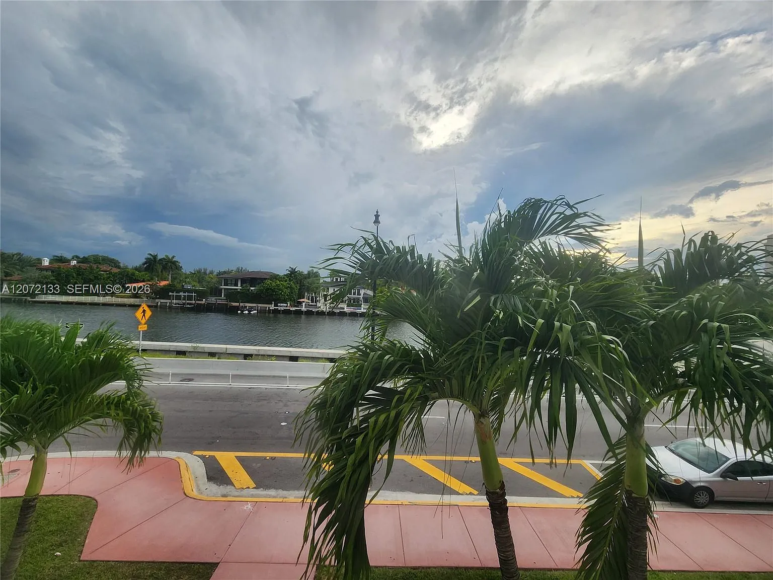 Riverview Villas Condo — Photo 1