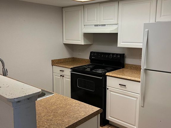 4th image of 2942 SONGBIRD Drive