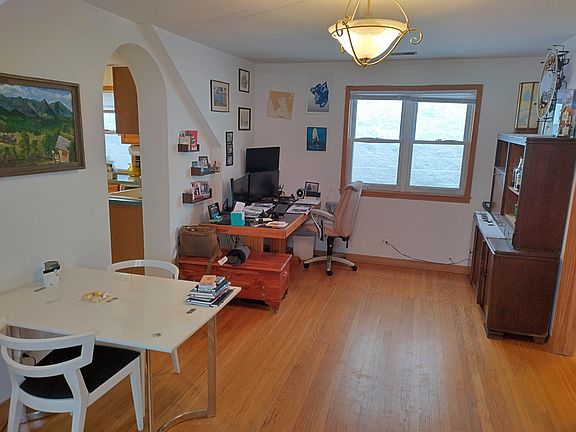4th image of 3221 N Wilton Ave APT 3F