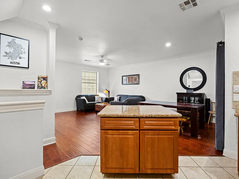 1402 Parker Ln #4 — Photo 10