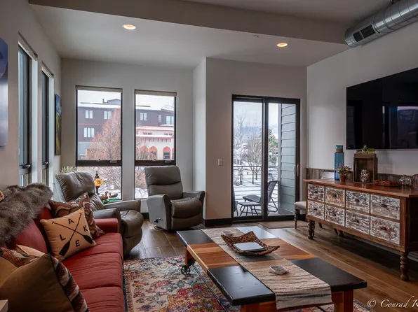 139 E 2nd St Unit 201, Whitefish, MT 59937