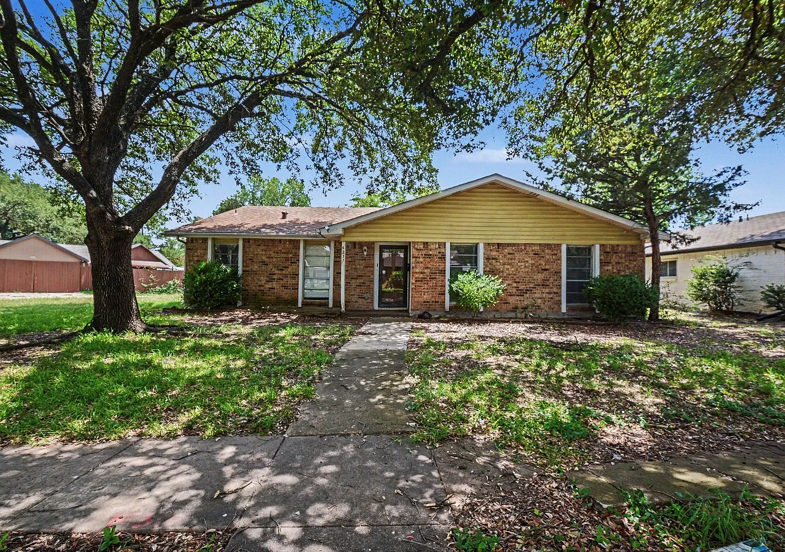 Beautifully Crafted 3-2-2 in Garland! — Photo 1