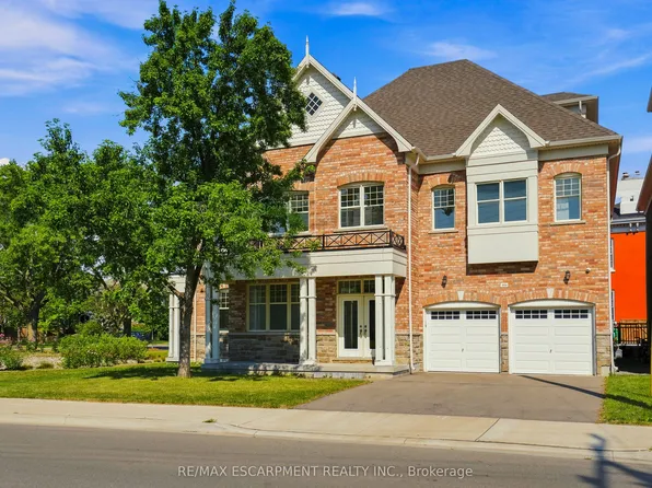 1959 Barbertown Rd, Mississauga, ON L5M 6A4