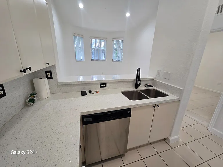 1536 SE 25th St #206 — Photo 9