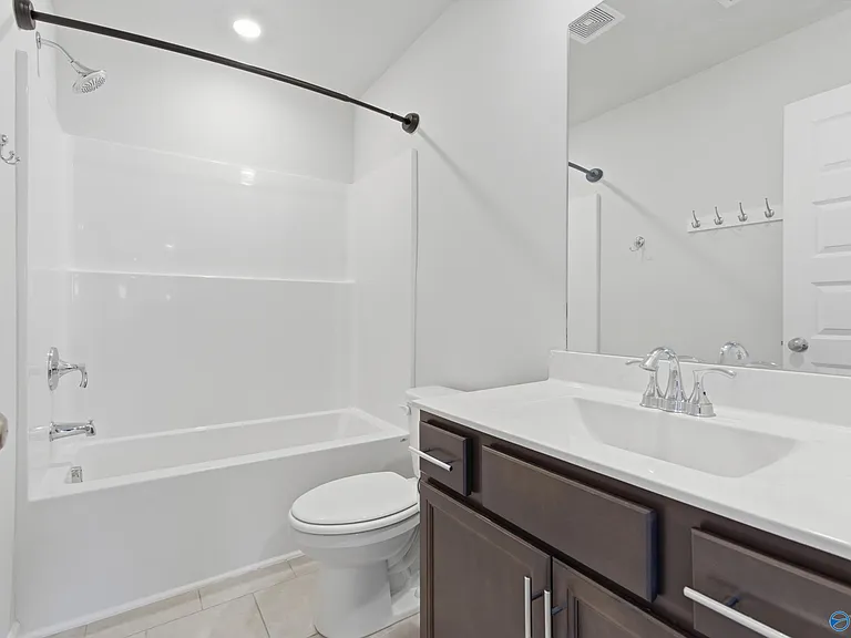 212 Paladin St — Photo 14