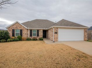 421 Caballo St, Farmington, AR 72730