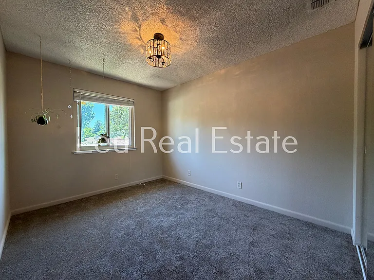 2223 Bridlewood Dr — Photo 17