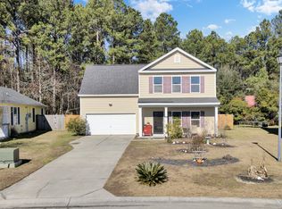 427 Sablewood Dr, Huger, SC 29450