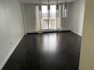 350 Quigley Rd #749, Hamilton, ON L8K5N2