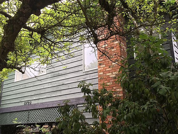 2nd image of 4728 4th Ave NE