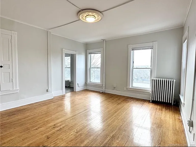 49 Chestnut St #4 — Photo 2