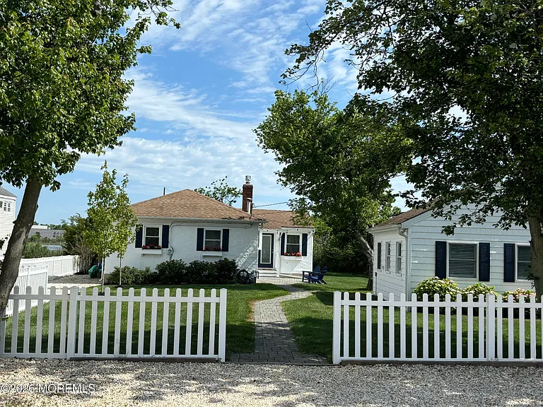86 Bridge Ave — Photo 2