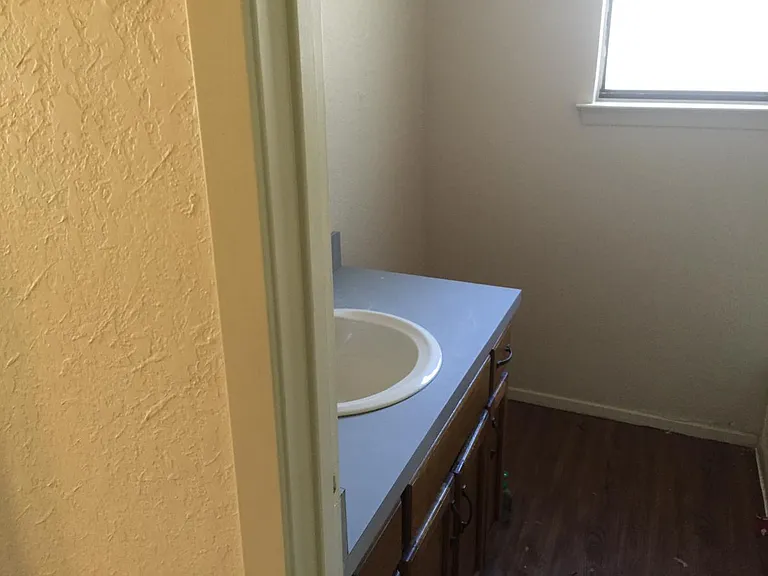5008 Village Ct — Photo 5
