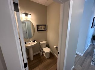 23 Midgrove Dr SW, Airdrie, AB T4B5H2