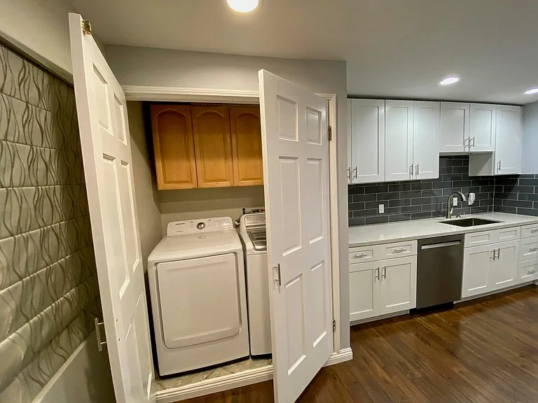 7505 Hampton Ave #1 — Photo 4