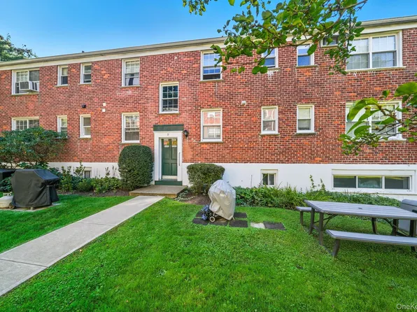 31 Fieldstone Drive #D1, Hartsdale, NY 10530