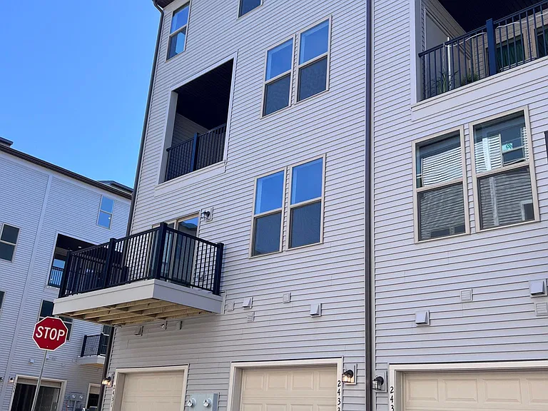 2433 Silver Line Aly — Photo 4
