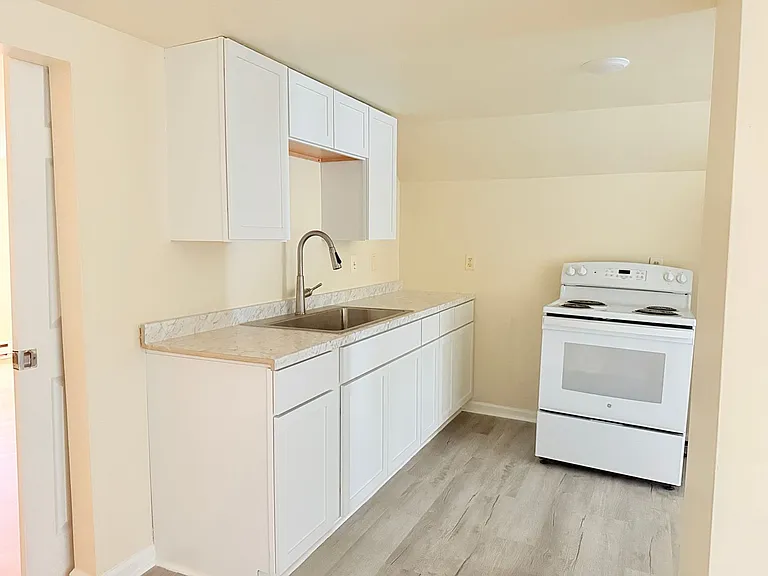 32715 Bi State Blvd — Photo 9