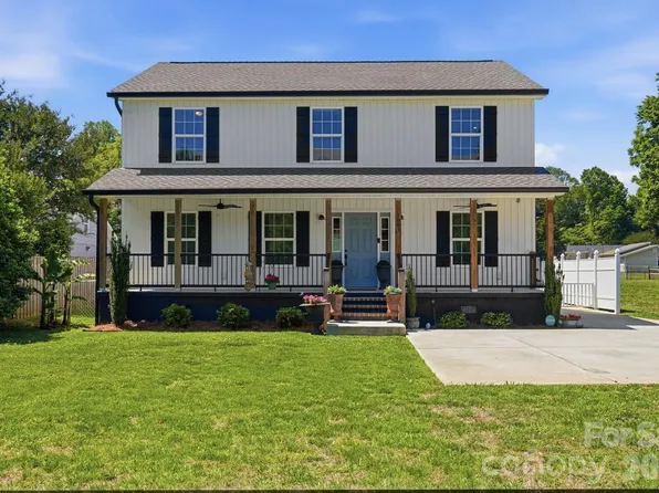 1001 Noles Dr, Mount Holly, NC 28120