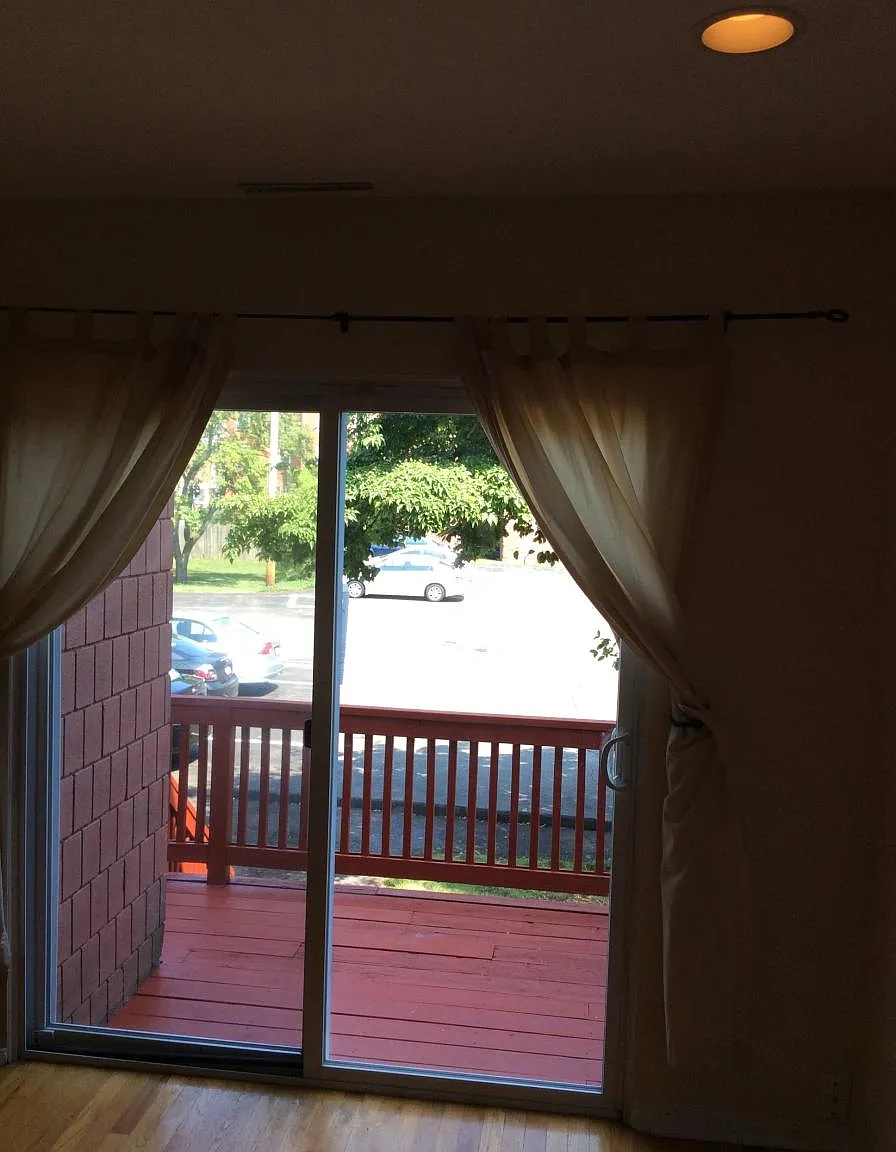 2 bed, 1100 sqft, $2,250 — Photo 3