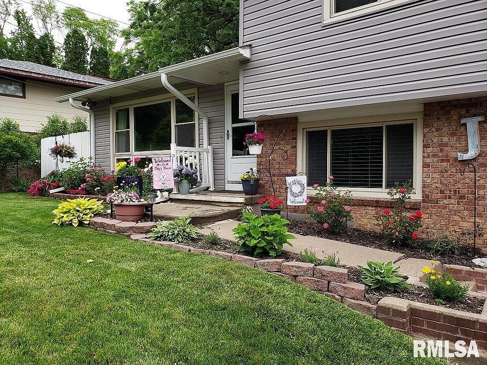 803 16th St, Bettendorf, IA 52722 Zillow