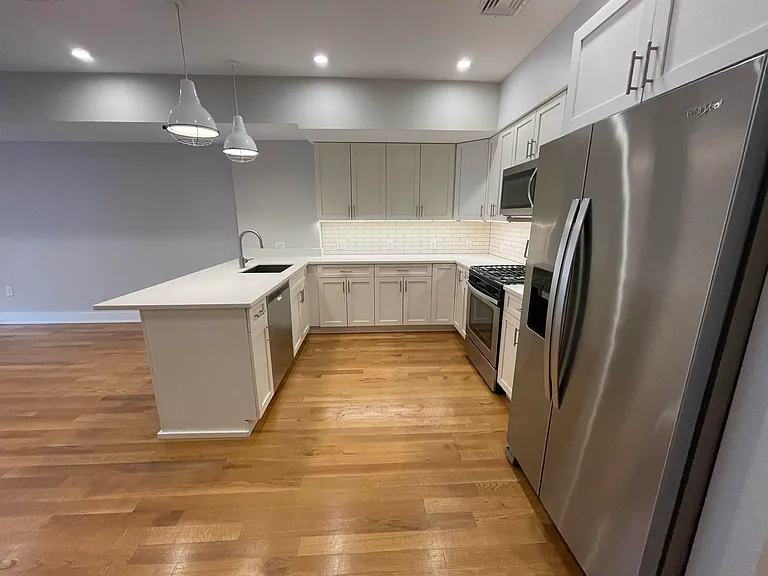 609 Monroe St #2 — Photo 3