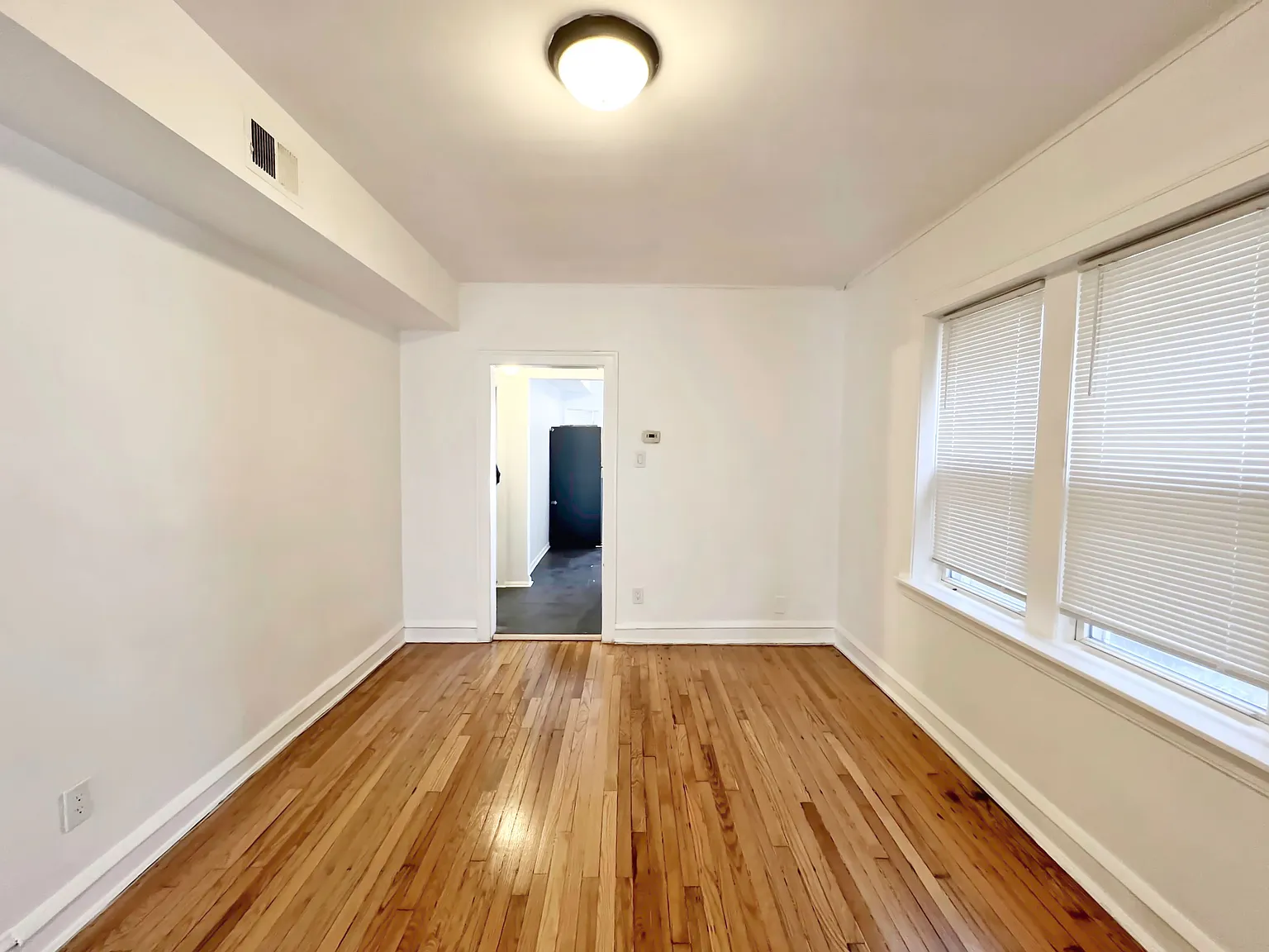 7332 S Artesian Ave — Photo 4