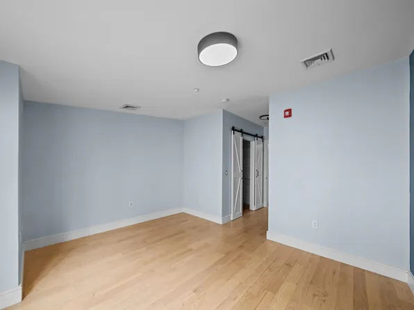 8917 River Road image 18 of 21