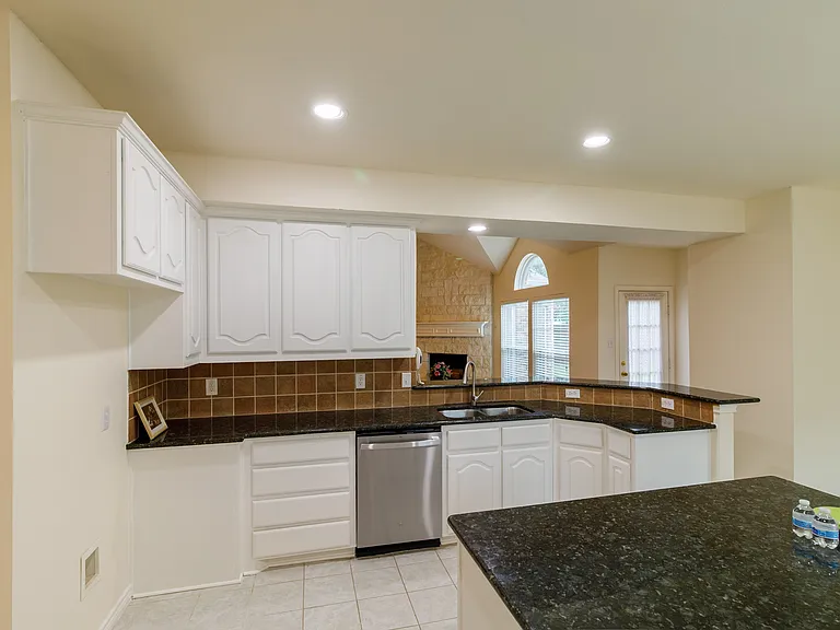 103 Westminister Ave — Photo 10
