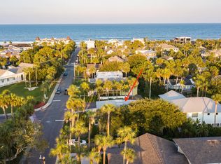 680 E Coast Dr, Atlantic Beach, FL 32233