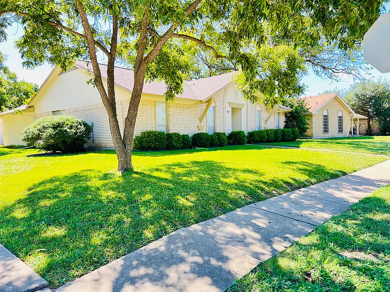 2102 Richwood Dr — Photo 32