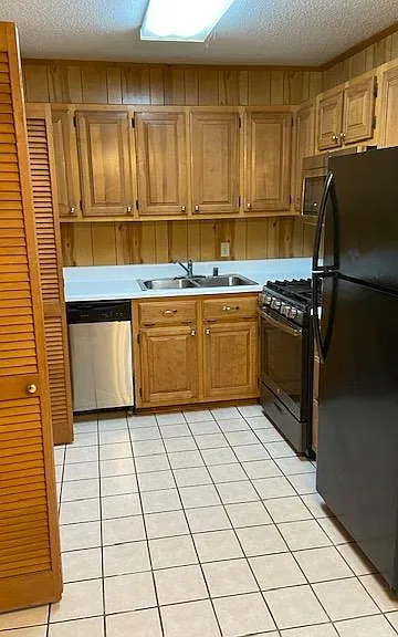 56 Princeton Ct #56 — Photo 17