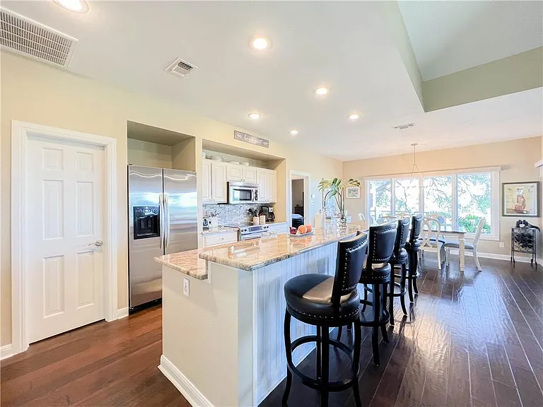 1911 Clubhouse Hill Dr #20 — Photo 8