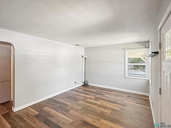 5th image of 311 Glendale St
