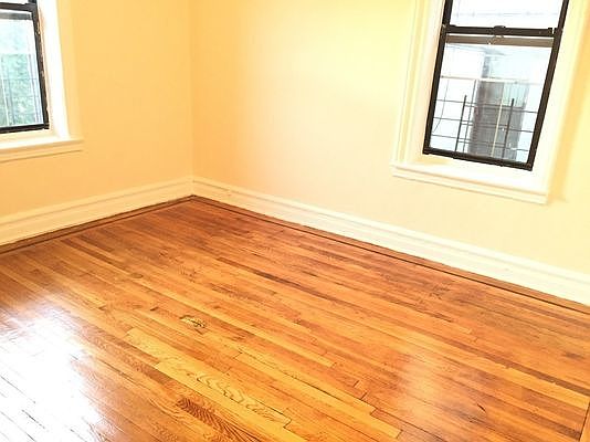 2nd image of 500 Montgomery St #A