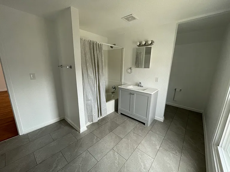 1041 W Temperance Rd — Photo 10