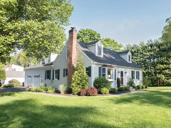 85 Park Pl, New Canaan, CT 06840