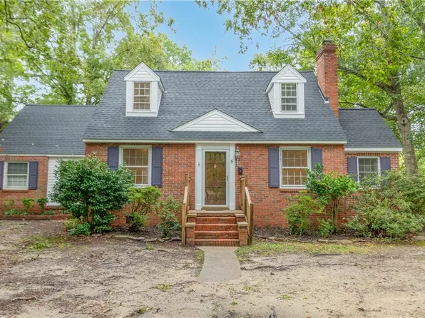 5 White Oak Dr, Newport News, VA 23601
