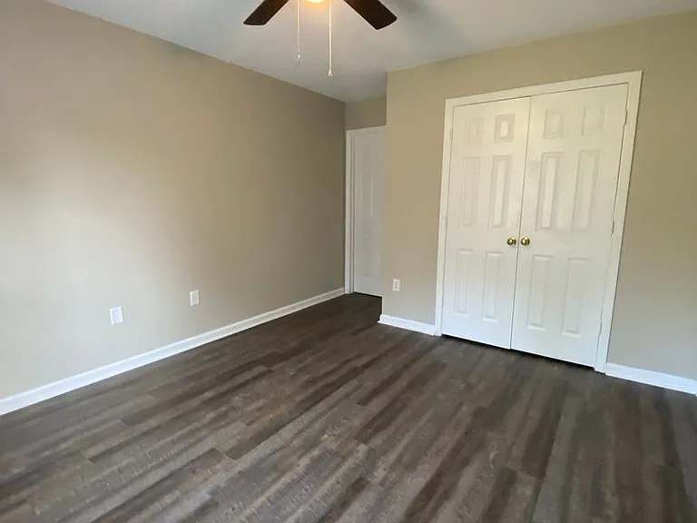 101 Cameron Ct — Photo 6