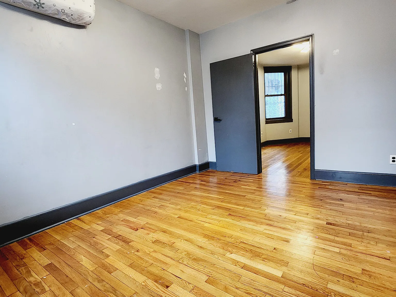 2 bed, 800 sqft, $3,000 — Photo 4