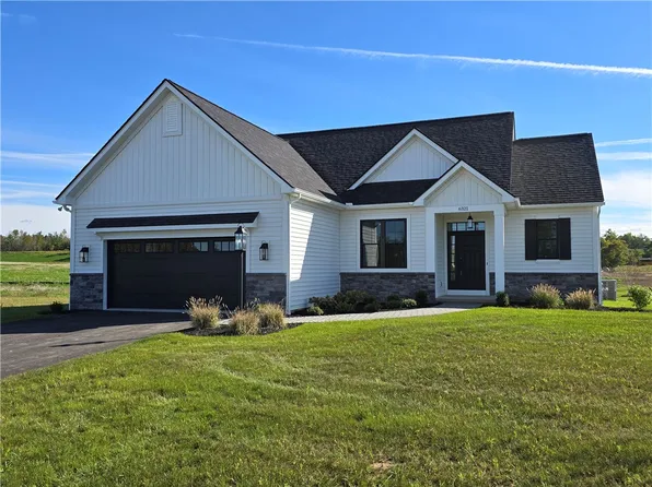 6321 Brookhill Dr, Victor, NY 14564