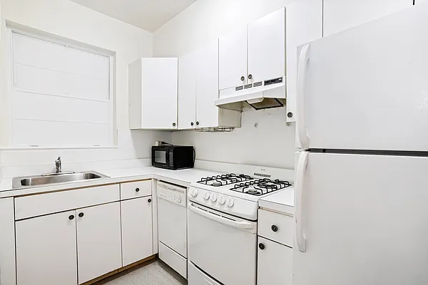 Rented by Douglas Elliman | media 5