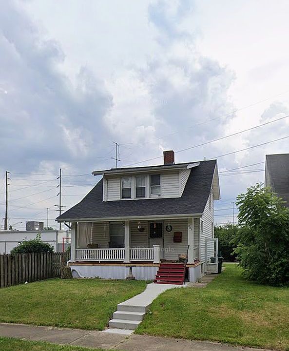 1st image of 825 Greenlawn Ave