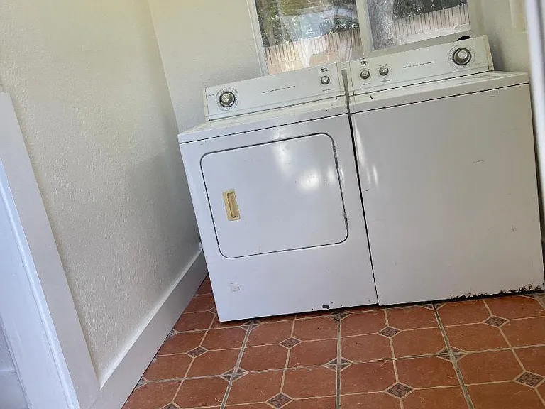 828 Sartori Ave — Photo 14