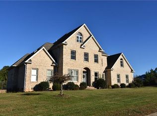 602 Gwendolyn Ct, Granite Falls, NC 28630